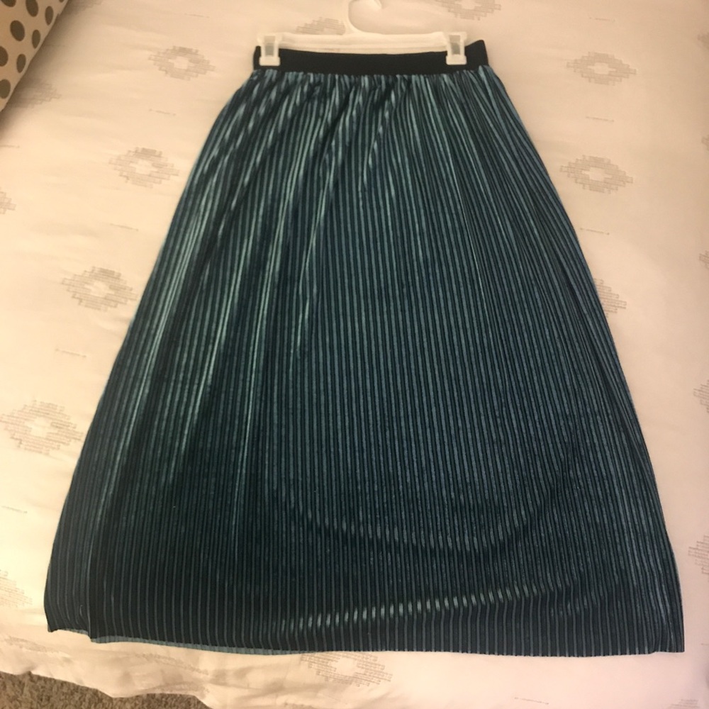 Velvet skirt